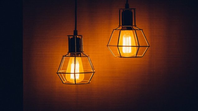 rsz_light-bulbs-1603766_1920-min