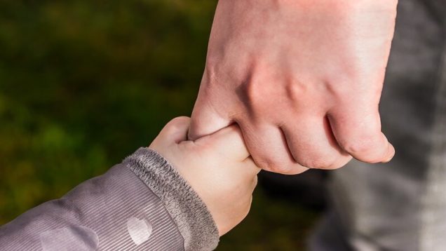 rsz_hands-1797401_1280