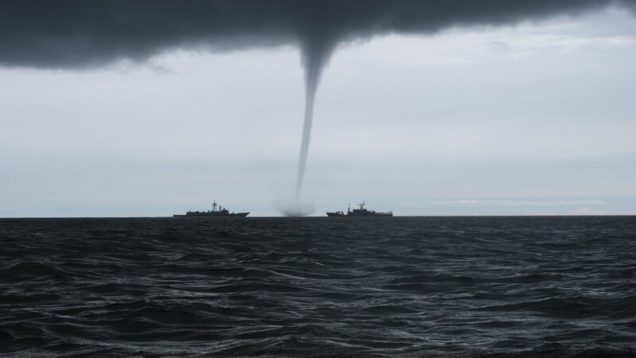 rsz_tornado-2090803_1920