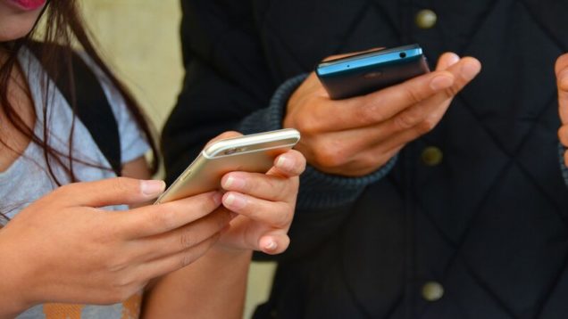rsz_texting-g9eff7d8d7_1280