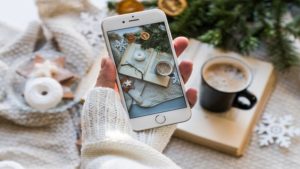 fomo social natale smartphone