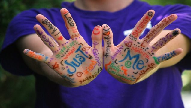 rsz_hands-g96ceee98f_1280-min