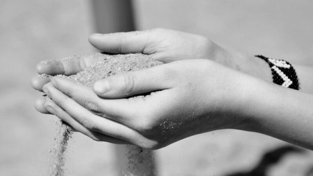 rsz_hands-g3586d5e7d_12801