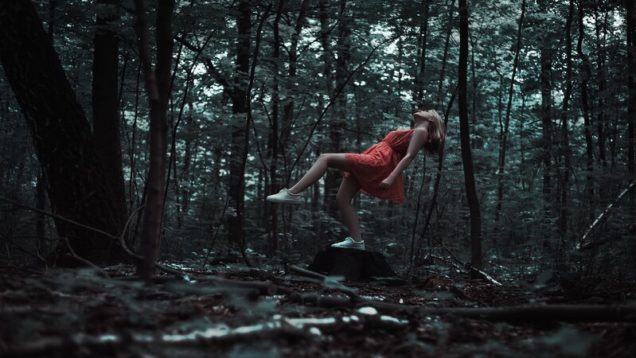 rsz_levitation-1760046_1920