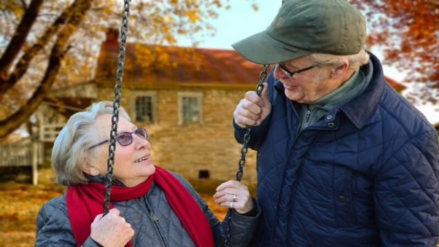 rsz_old-people-gaac207142_1920