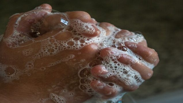rsz_hands-gbe0a35d85_1280