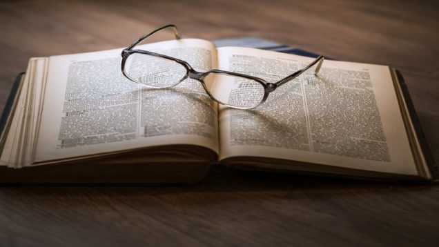 rsz_glasses-1052010_1280